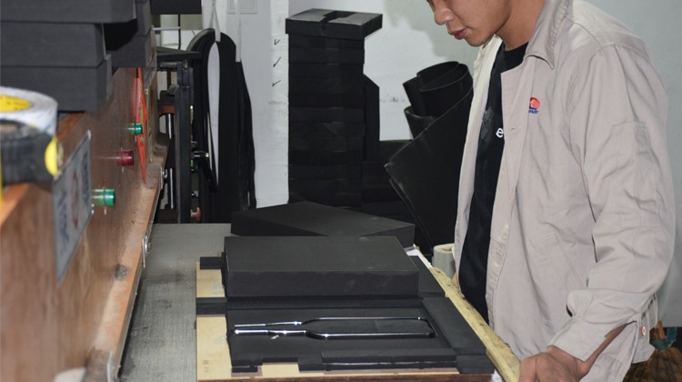 eva内衬是怎样加工成型的？(图2)